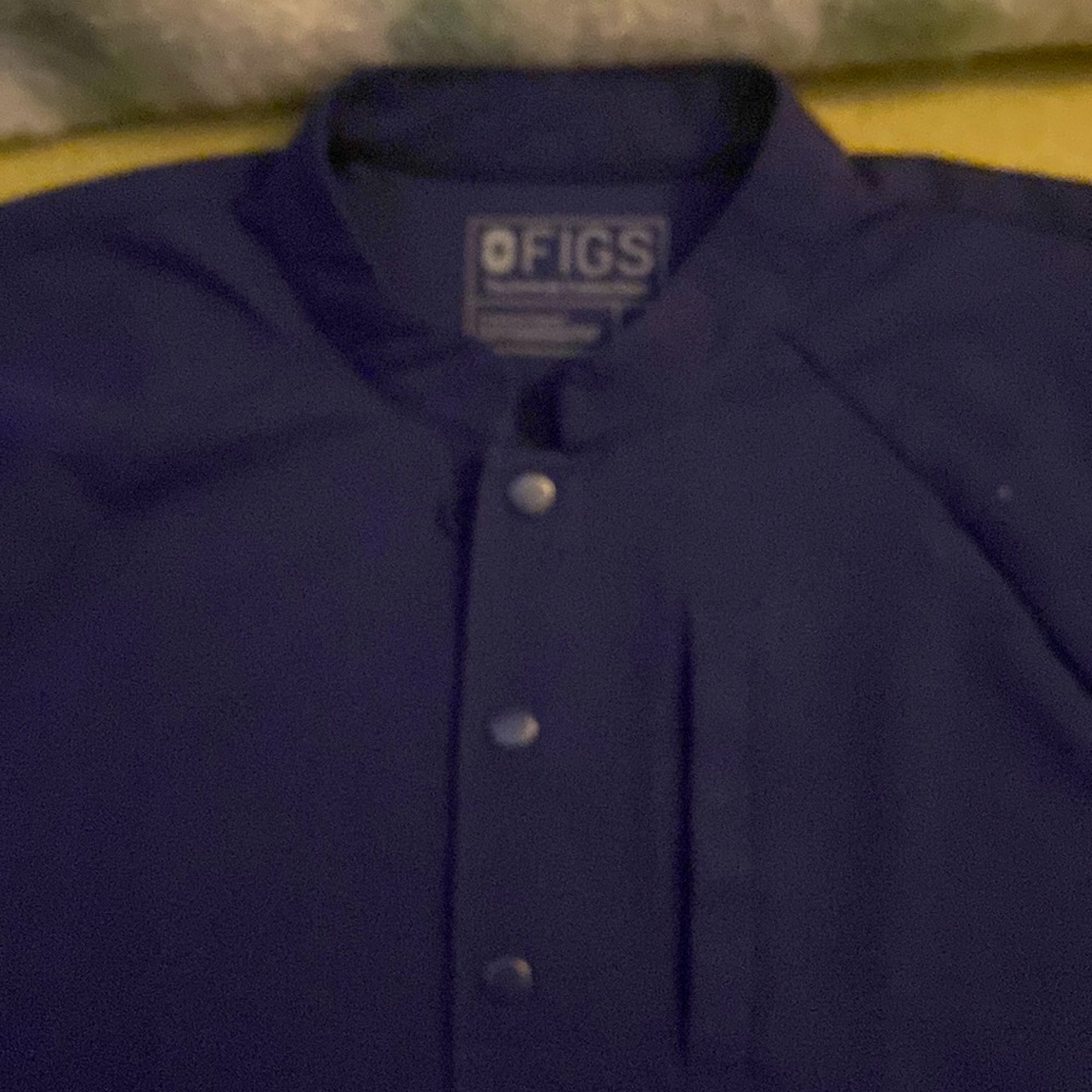 Figs men’s tops